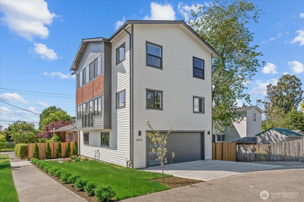 4816 SW Findlay Street Seattle WA 98136