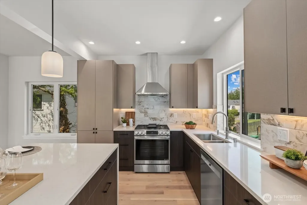 4816 SW Findlay Street Seattle WA 98136