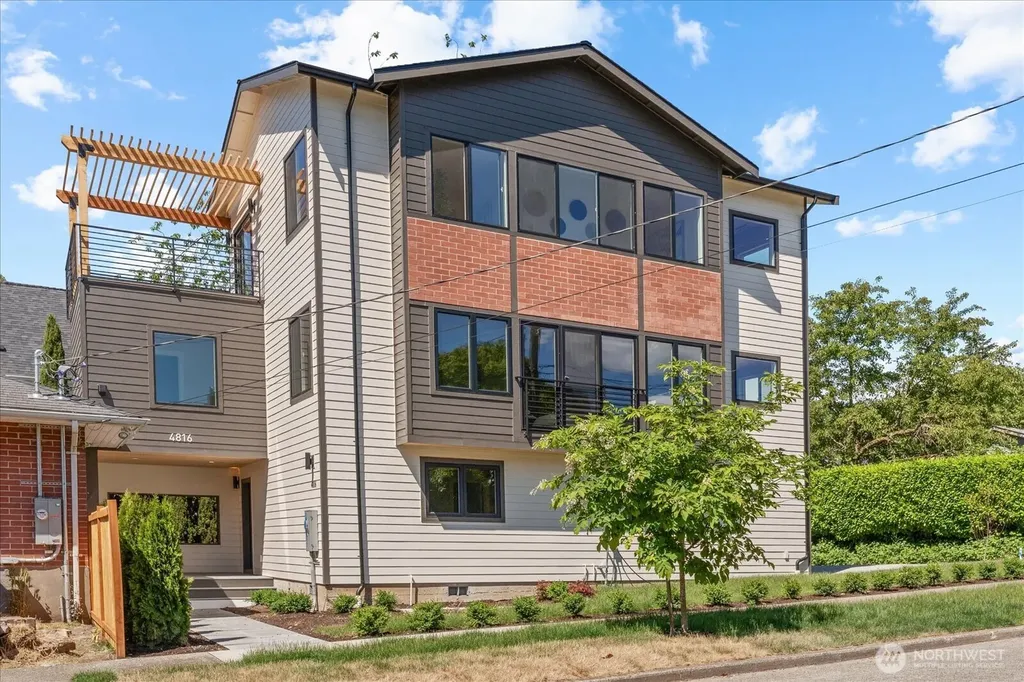 4816 SW Findlay Street Seattle WA 98136