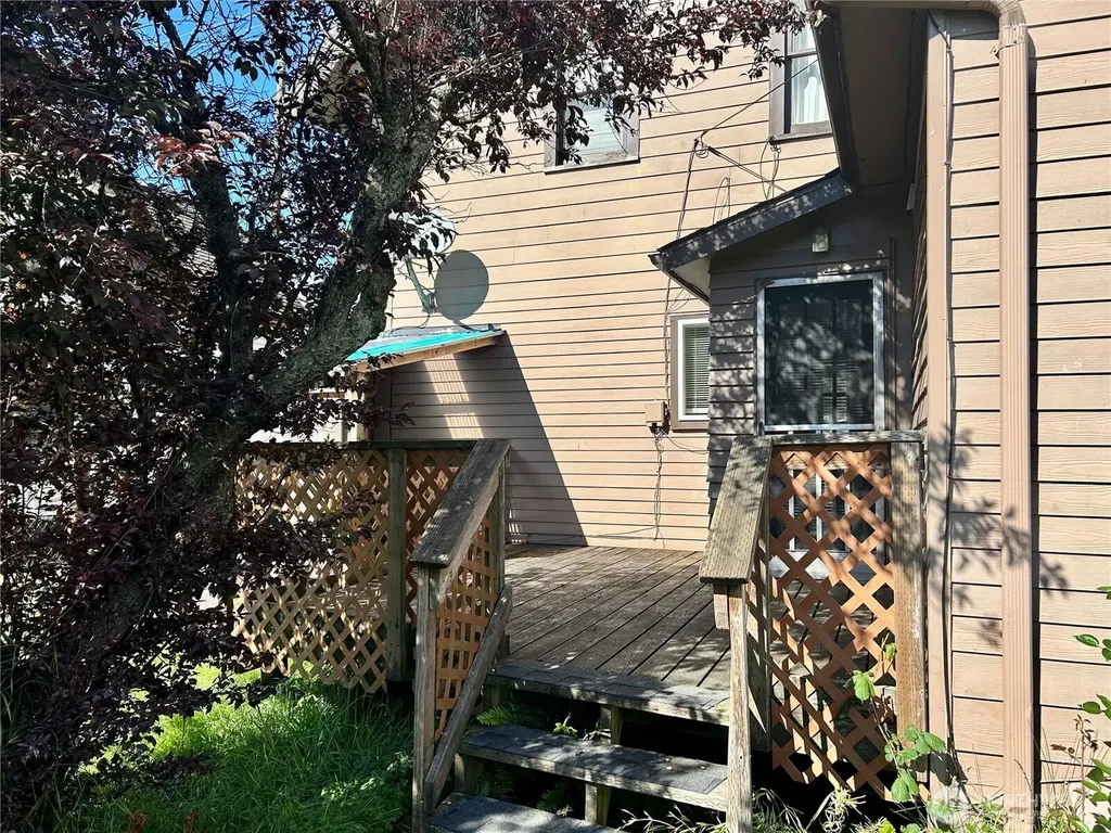 2428 Pacific Avenue Hoquiam WA 98550
