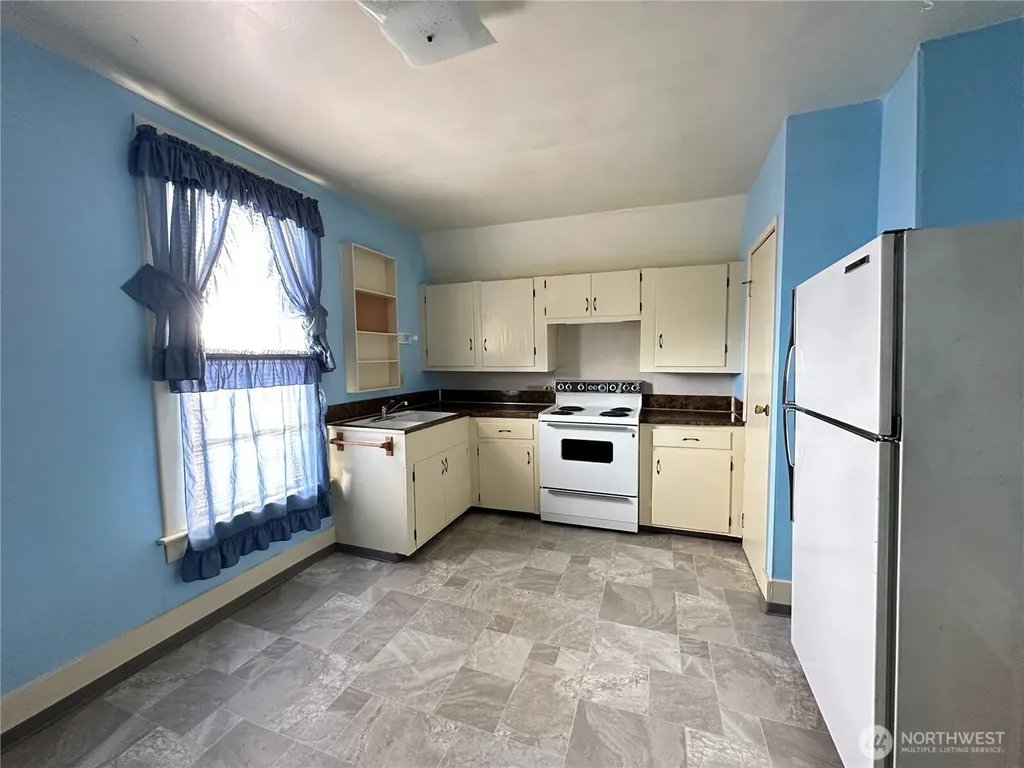 2428 Pacific Avenue Hoquiam WA 98550