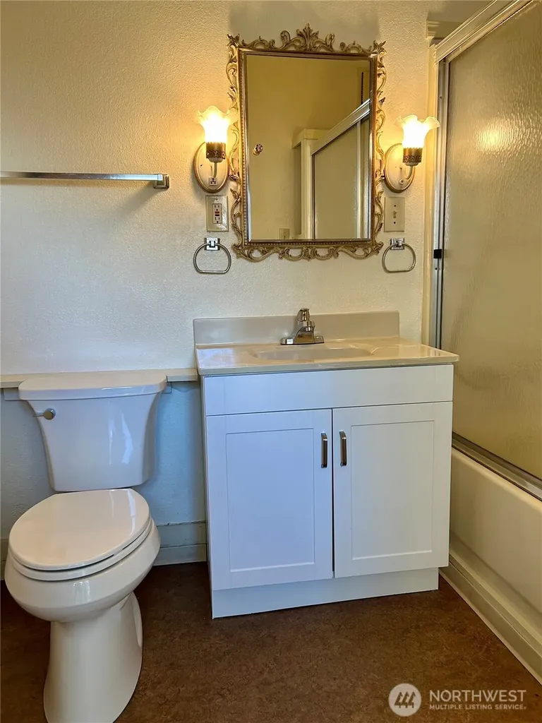 2428 Pacific Avenue Hoquiam WA 98550