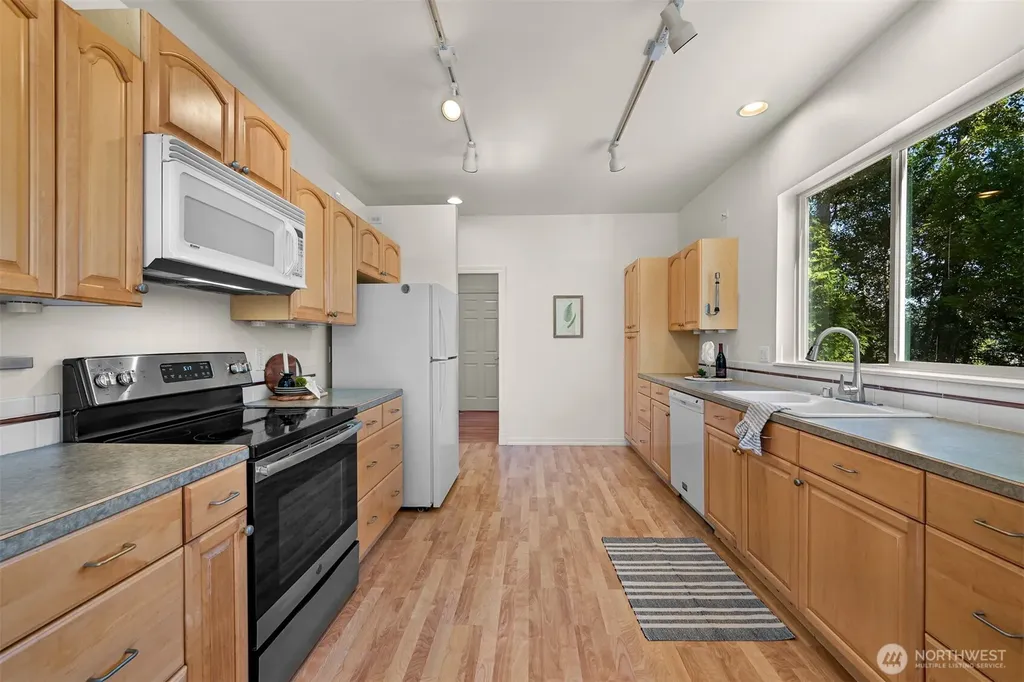 1608 Valhalla Street Bellingham WA 98226