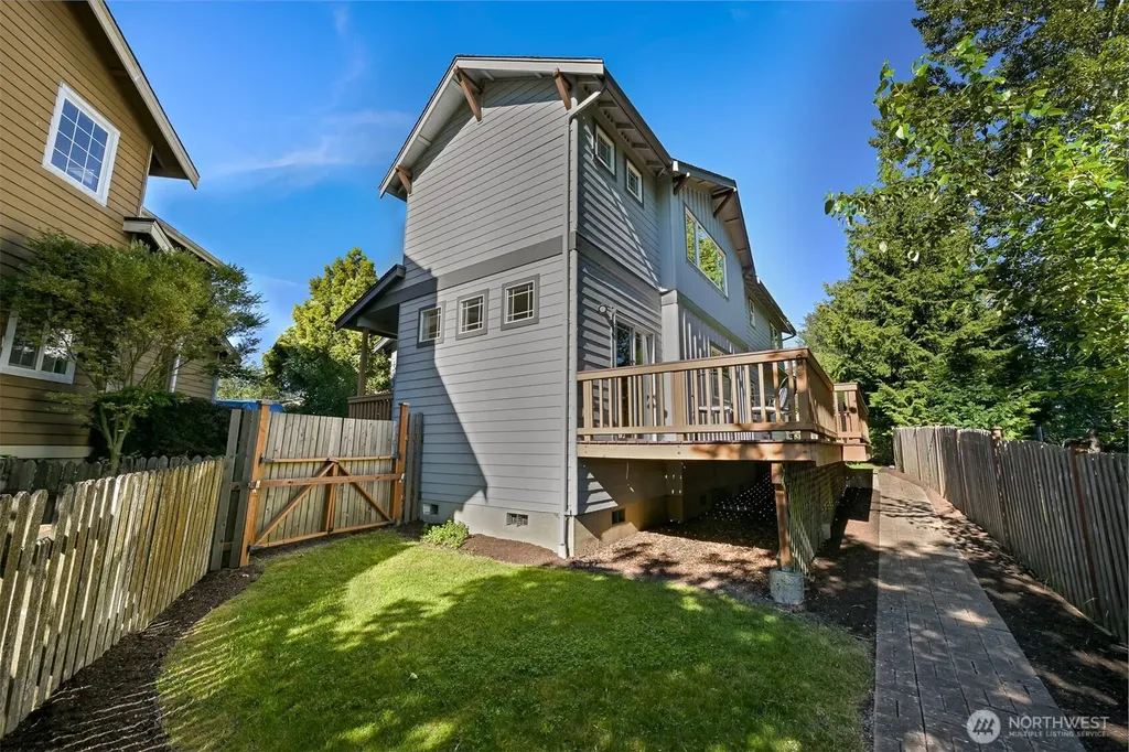 1608 Valhalla Street Bellingham WA 98226