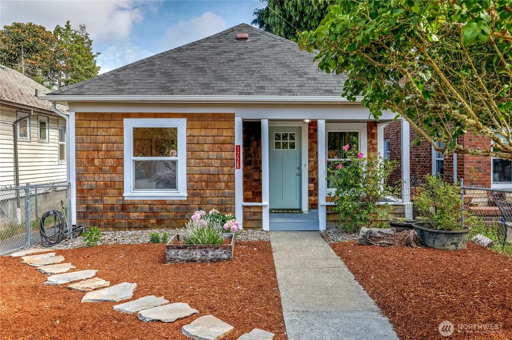 1728 5th Street Bremerton WA 98337