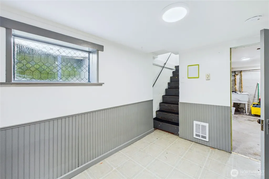 1728 5th Street Bremerton WA 98337