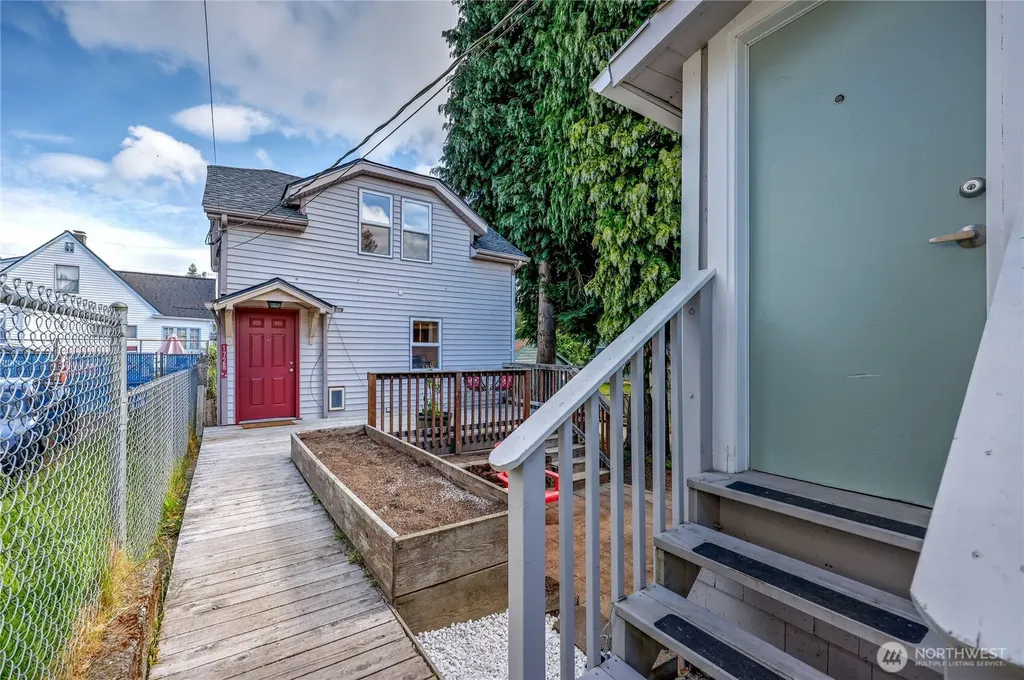 1728 5th Street Bremerton WA 98337
