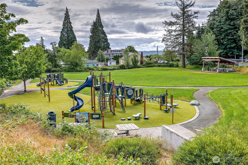 1728 5th Street Bremerton WA 98337