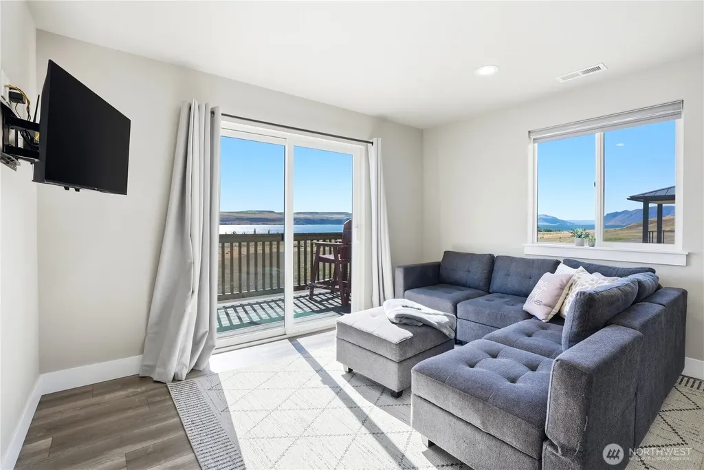 171 Bridgeview Drive Vantage WA 98950