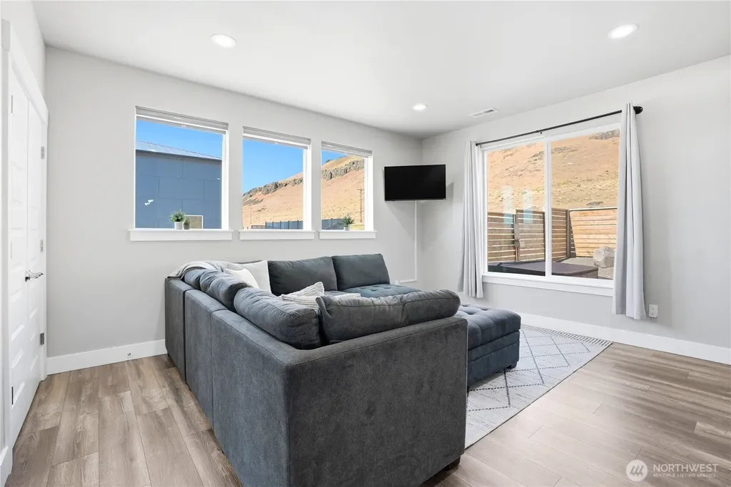 171 Bridgeview Drive Vantage WA 98950