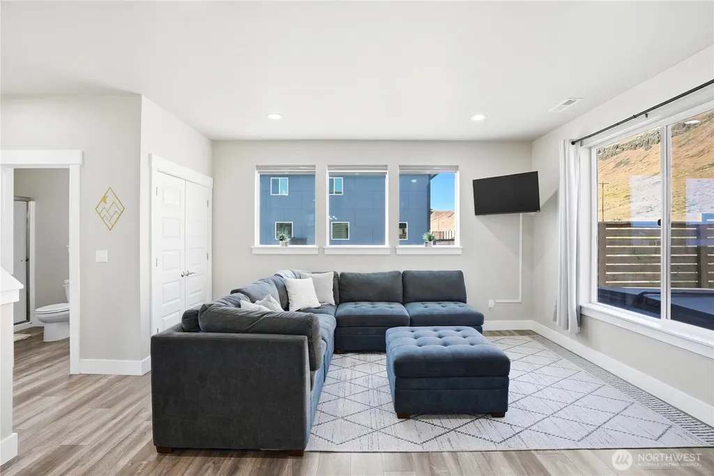 171 Bridgeview Drive Vantage WA 98950