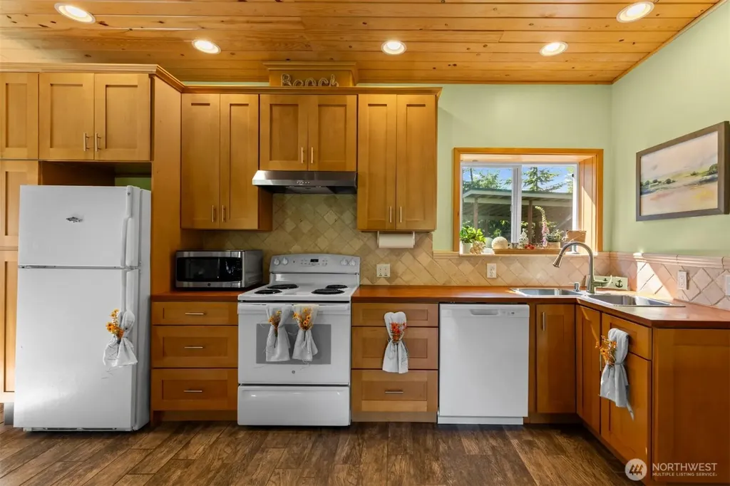 22312 Sandridge Road Ocean Park WA 98664