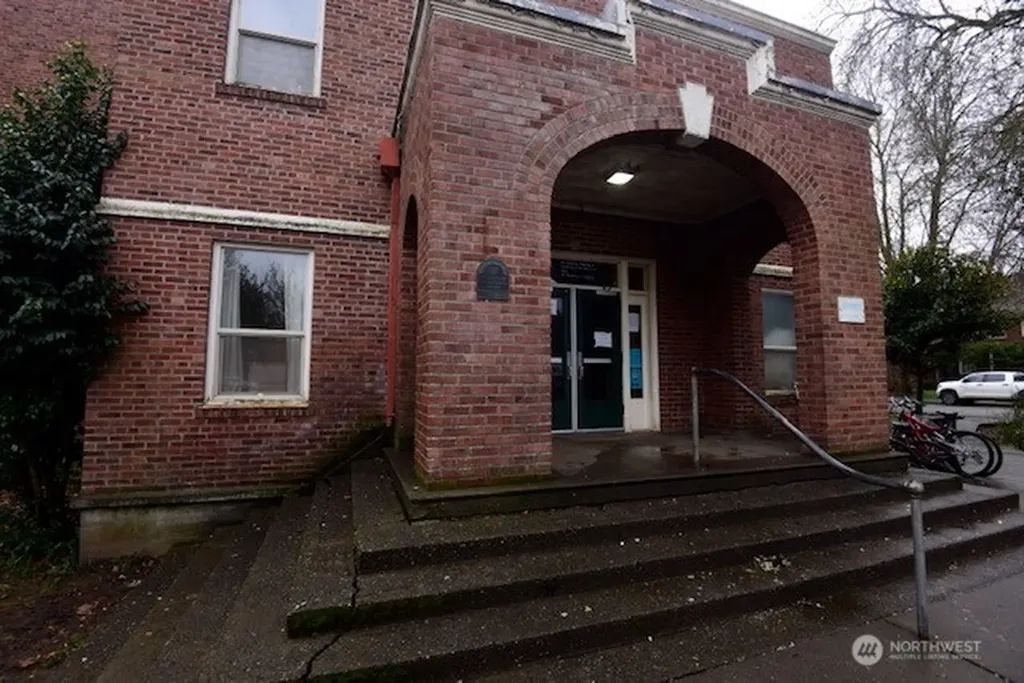 218 3rd Street Shelton WA 98584
