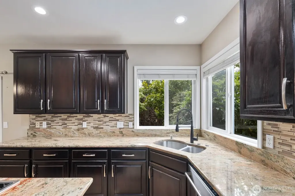 5529 Elizabeth Loop SE Auburn WA 98092