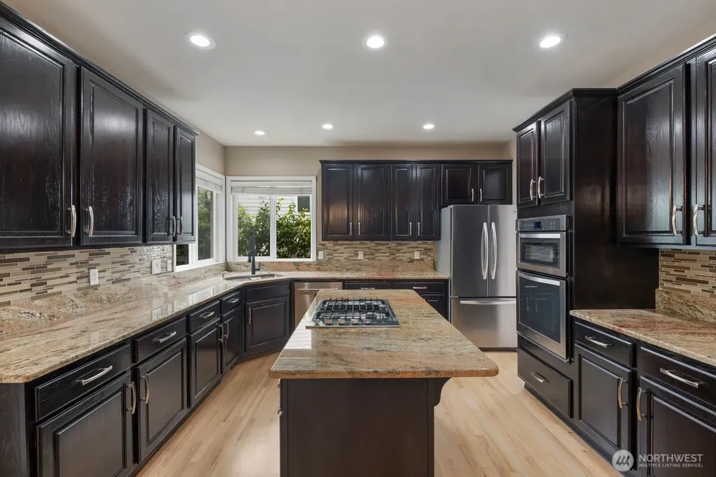 5529 Elizabeth Loop SE Auburn WA 98092