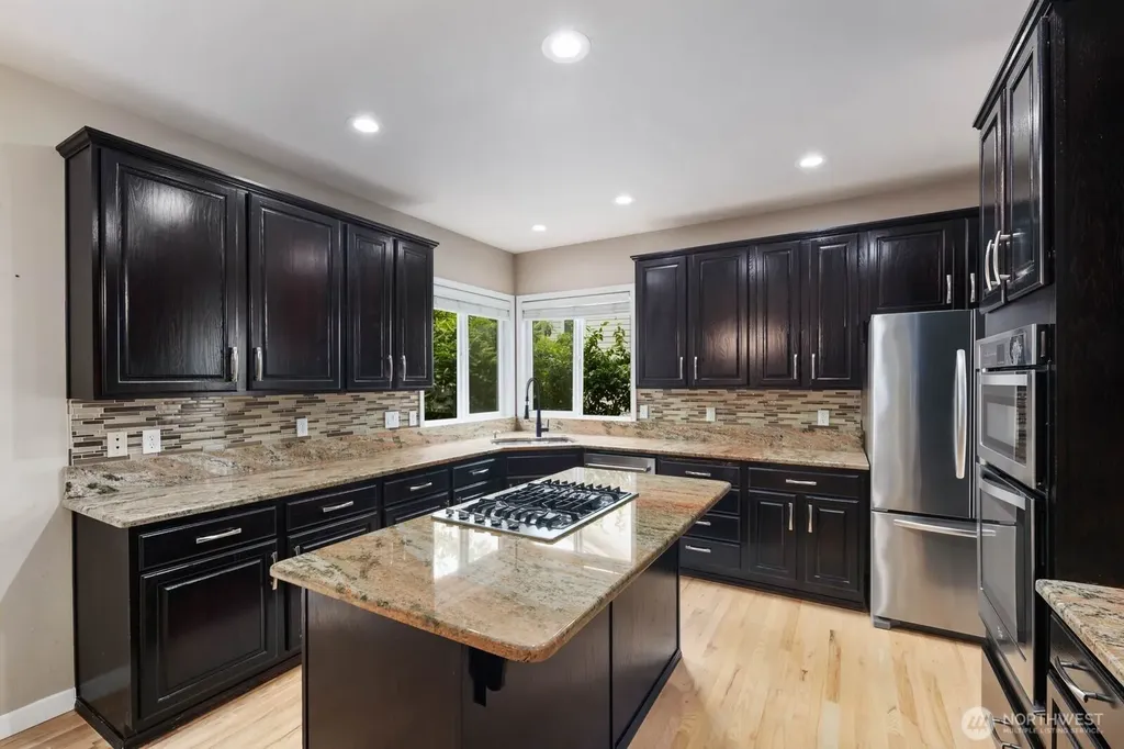 5529 Elizabeth Loop SE Auburn WA 98092