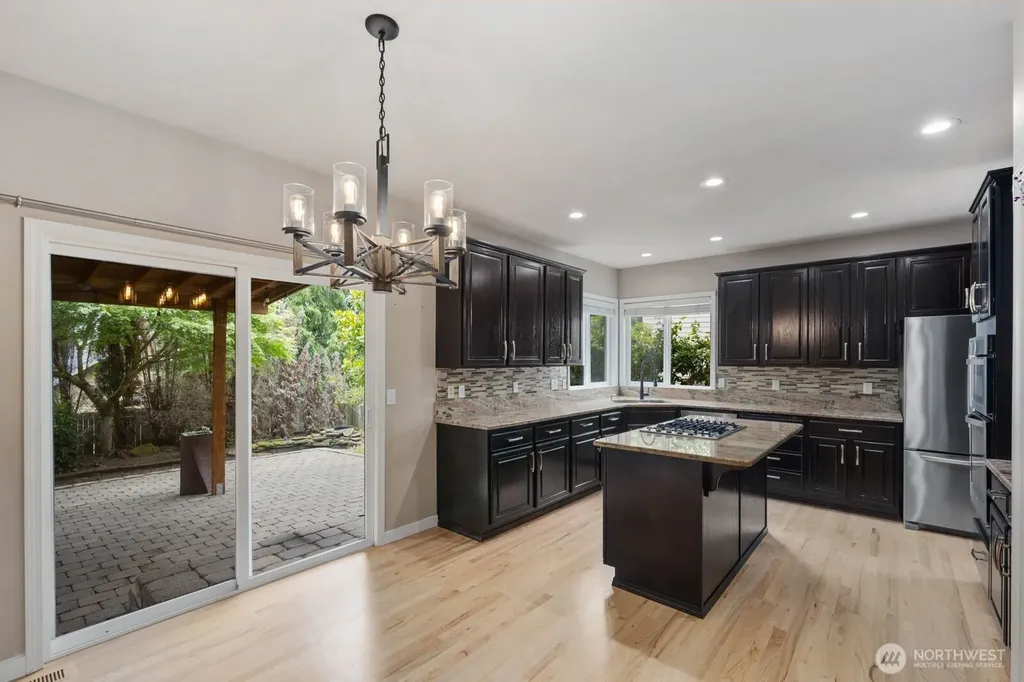 5529 Elizabeth Loop SE Auburn WA 98092
