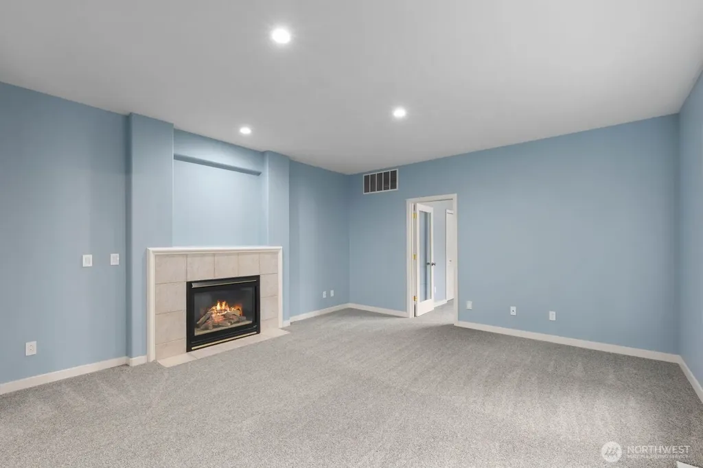 5529 Elizabeth Loop SE Auburn WA 98092