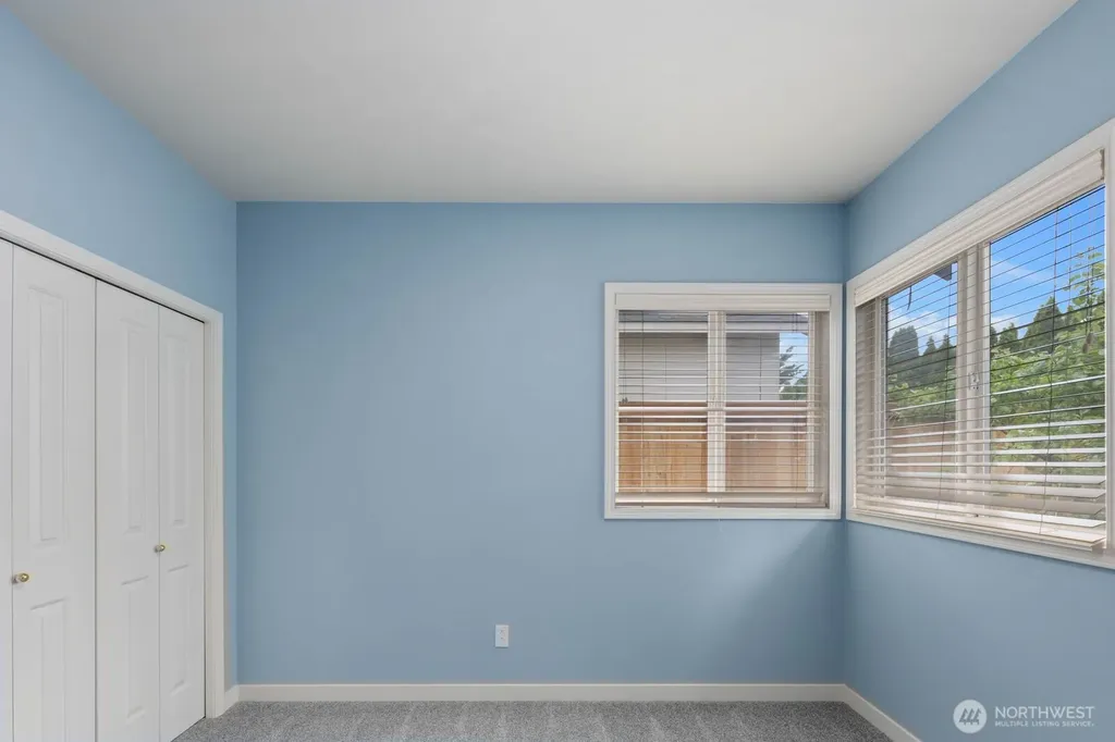 5529 Elizabeth Loop SE Auburn WA 98092