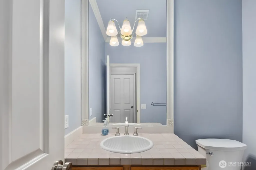 5529 Elizabeth Loop SE Auburn WA 98092