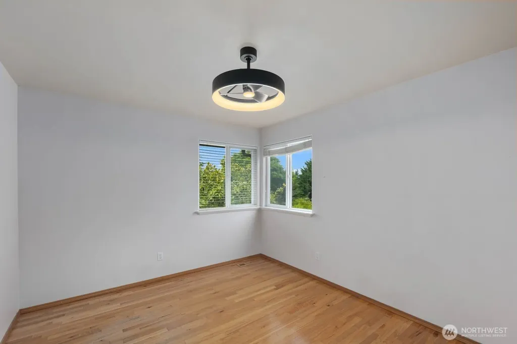 5529 Elizabeth Loop SE Auburn WA 98092