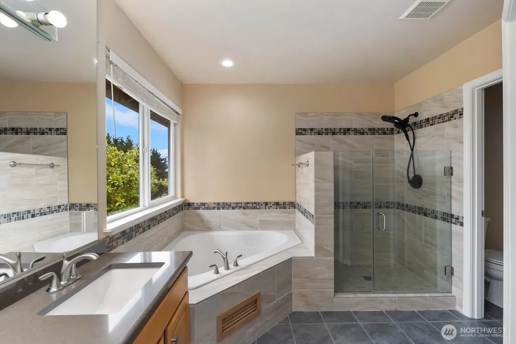 5529 Elizabeth Loop SE Auburn WA 98092