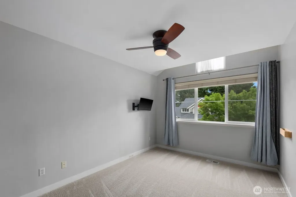 5529 Elizabeth Loop SE Auburn WA 98092