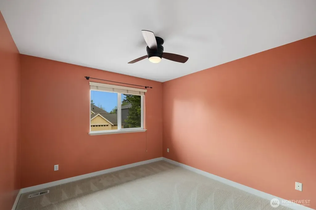 5529 Elizabeth Loop SE Auburn WA 98092