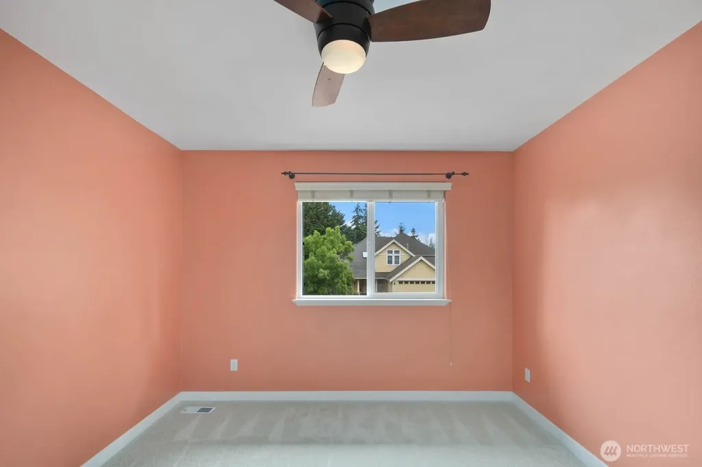 5529 Elizabeth Loop SE Auburn WA 98092