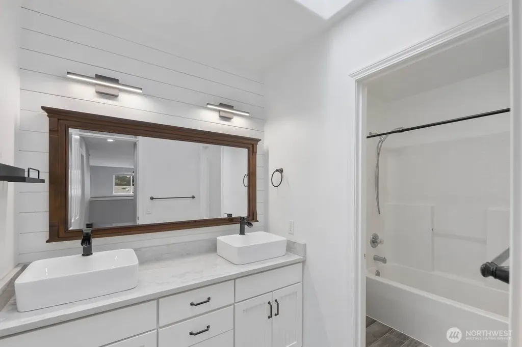 5529 Elizabeth Loop SE Auburn WA 98092