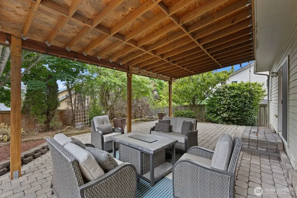 5529 Elizabeth Loop SE Auburn WA 98092