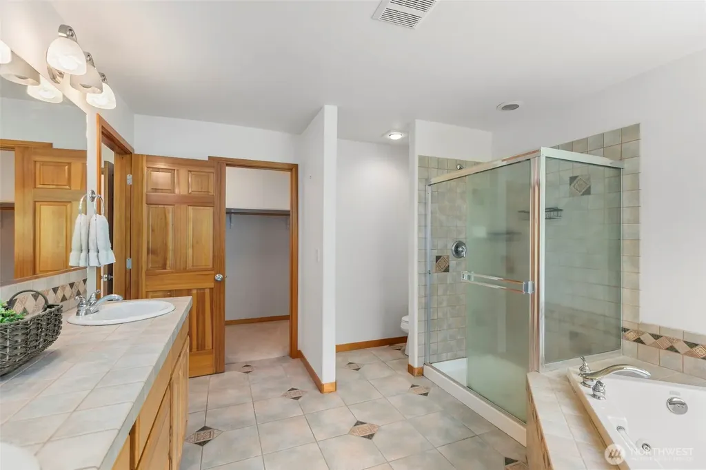 19144 Clear Creek Road NW Poulsbo WA 98370