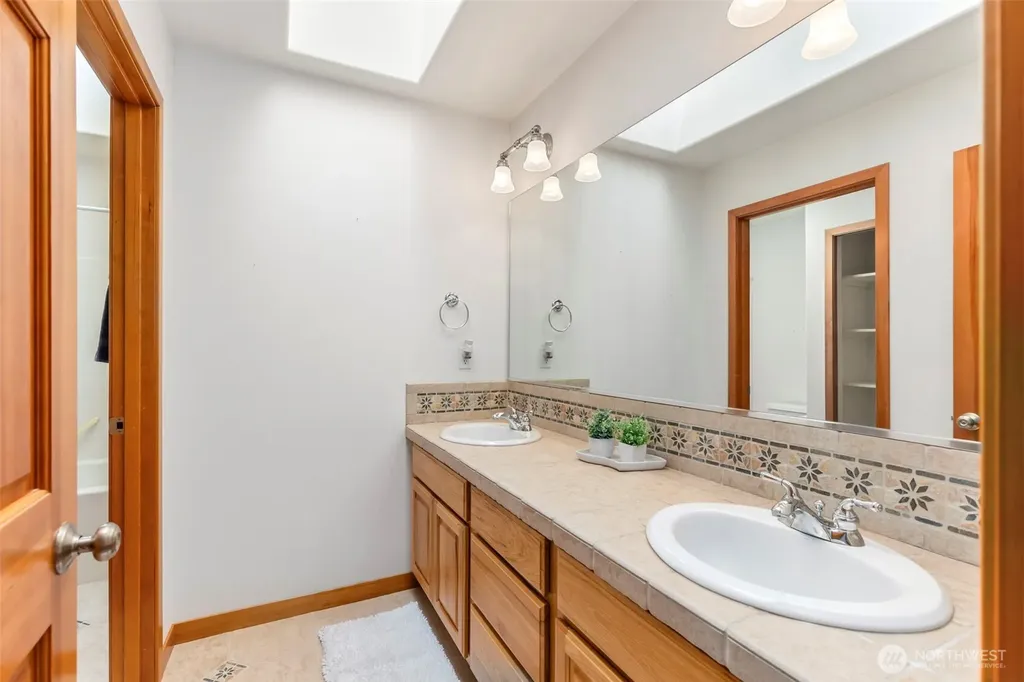 19144 Clear Creek Road NW Poulsbo WA 98370