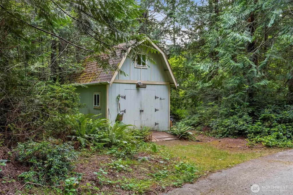 19144 Clear Creek Road NW Poulsbo WA 98370
