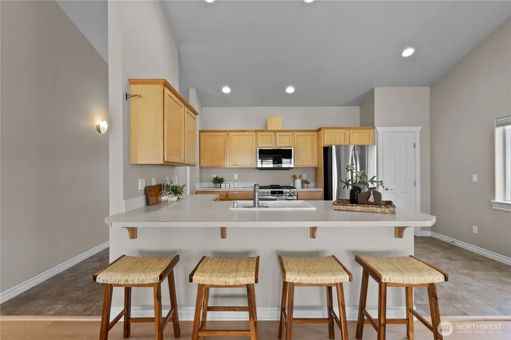 7954 W Golf Course Drive Blaine WA 98230