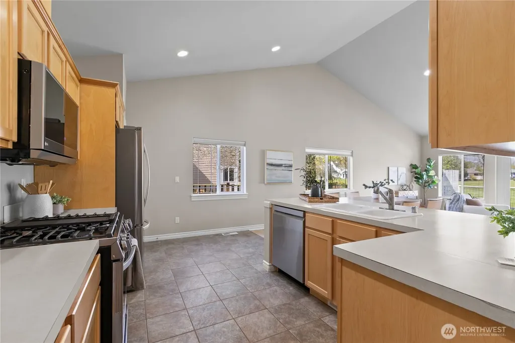 7954 W Golf Course Drive Blaine WA 98230