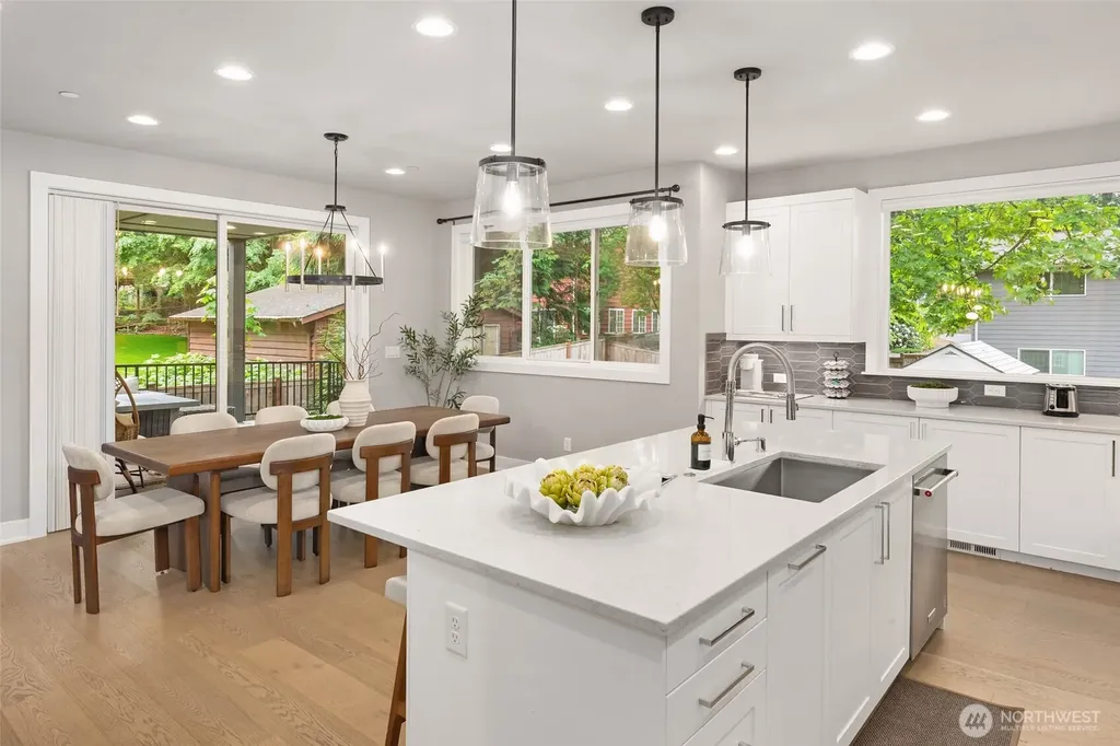 8021 NE 127th Lane Kirkland WA 98034