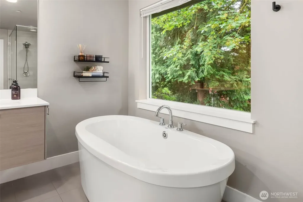 8021 NE 127th Lane Kirkland WA 98034