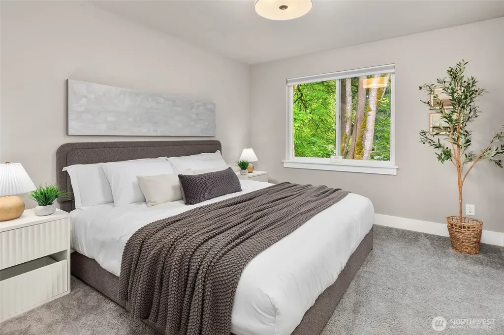 8021 NE 127th Lane Kirkland WA 98034