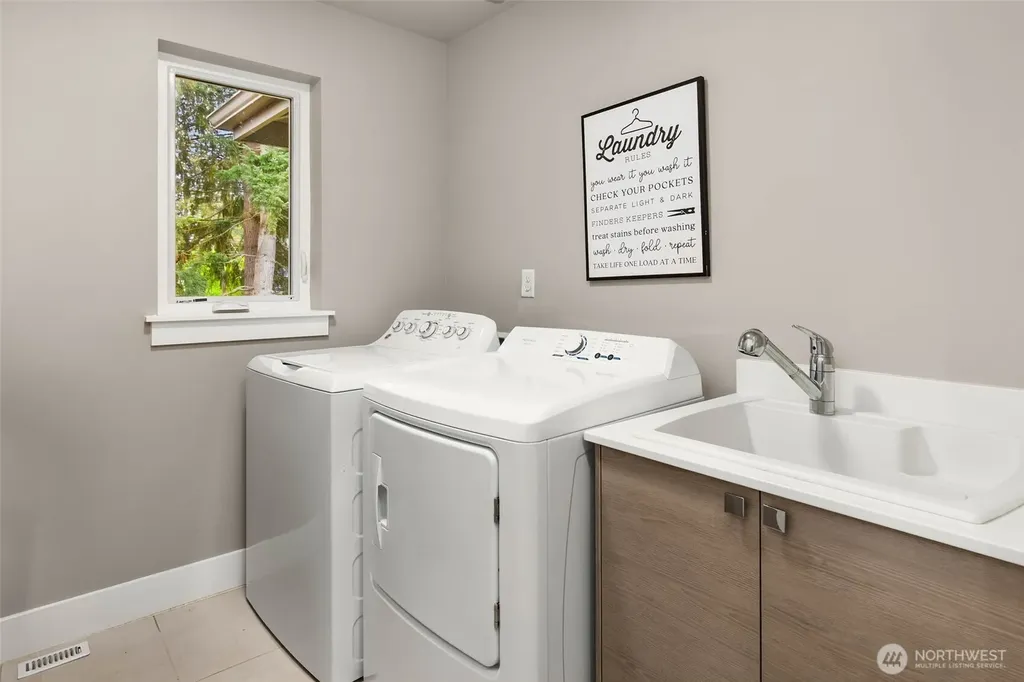 8021 NE 127th Lane Kirkland WA 98034