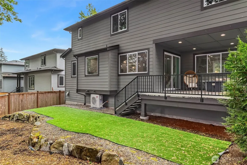 8021 NE 127th Lane Kirkland WA 98034