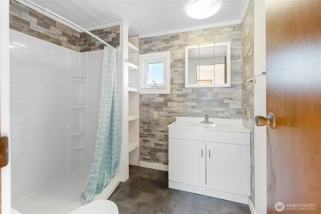 2400 Donovan Avenue Bellingham WA 98225