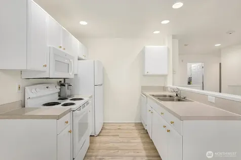 6525 200th Street SW Lynnwood WA 98036
