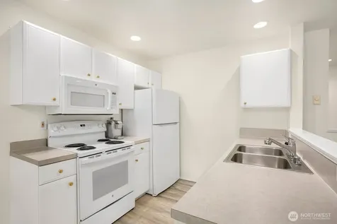 6525 200th Street SW Lynnwood WA 98036