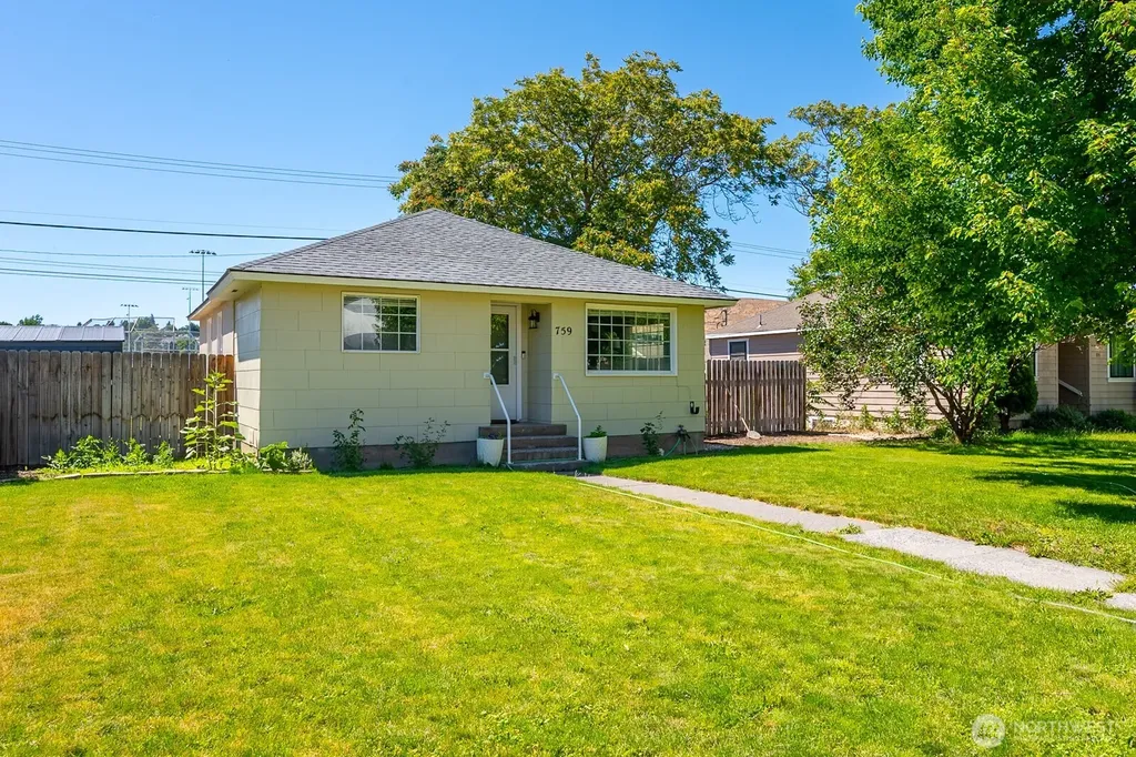 759 C Street NW Ephrata WA 98823