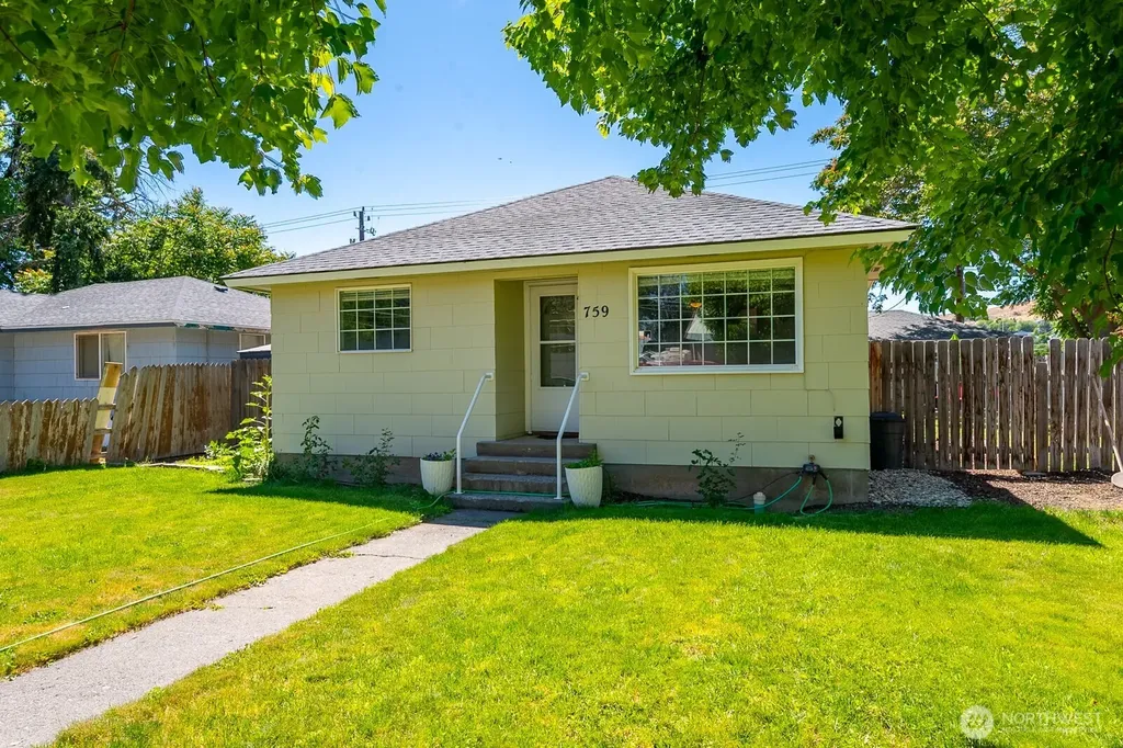 759 C Street NW Ephrata WA 98823