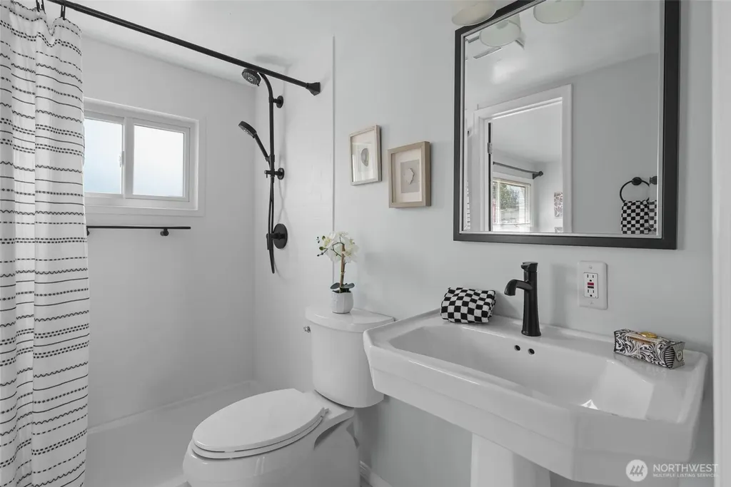 260 SE Glencoe Street Oak Harbor WA 98277