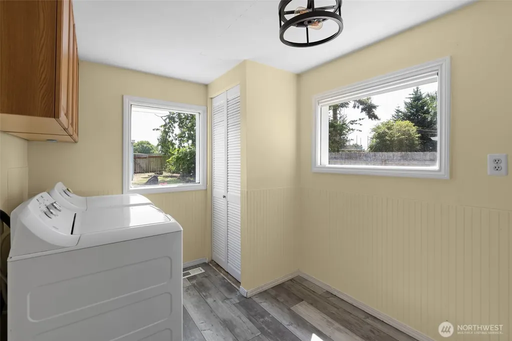 260 SE Glencoe Street Oak Harbor WA 98277