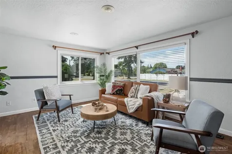 260 SE Glencoe Street Oak Harbor WA 98277