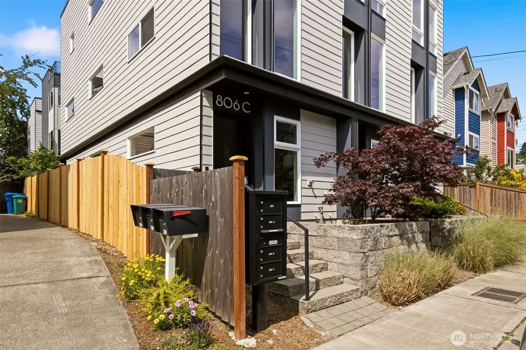 806 NW 50th Street Seattle WA 98107